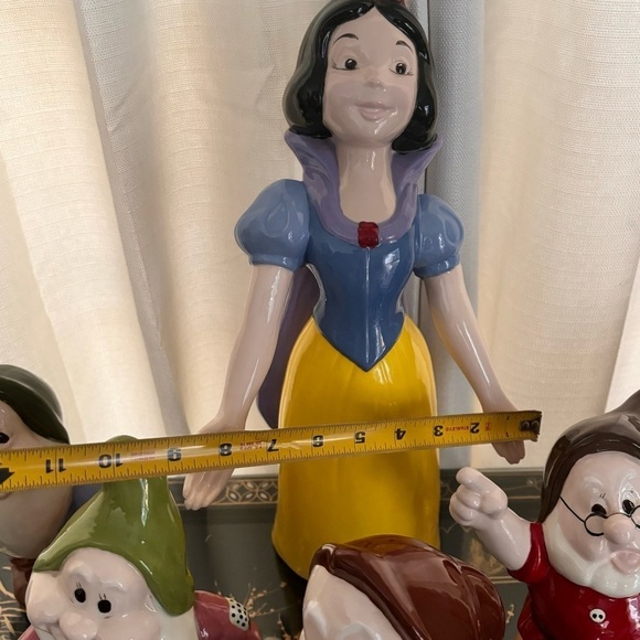 Rare Vintage Walt Disney's
Snow White The Seven Dwarfs
X Large Ceramic Figurine - Picture 15 of 17